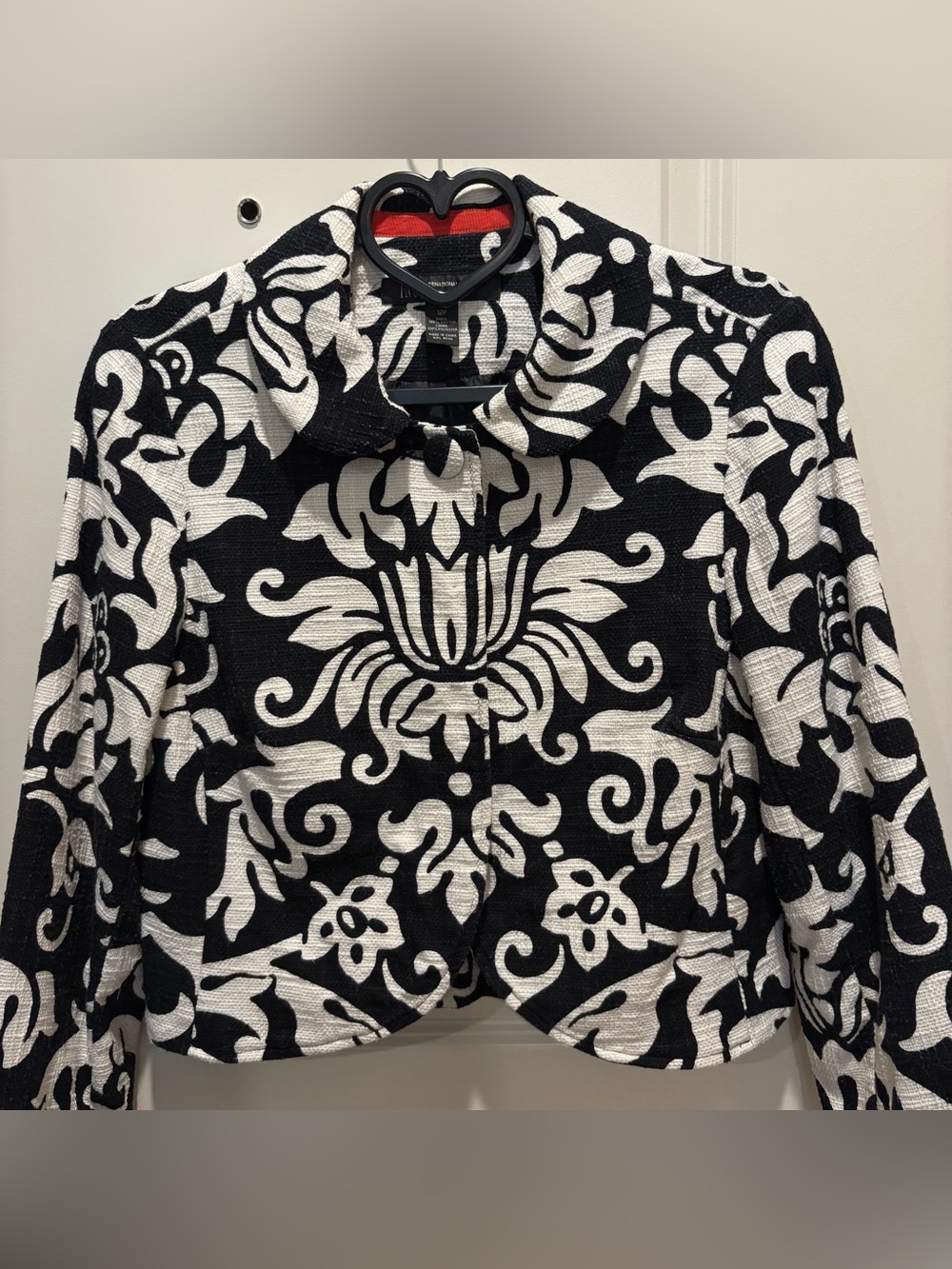 INC International Concepts Black and White Damask Cropped Blazer. Petite fit